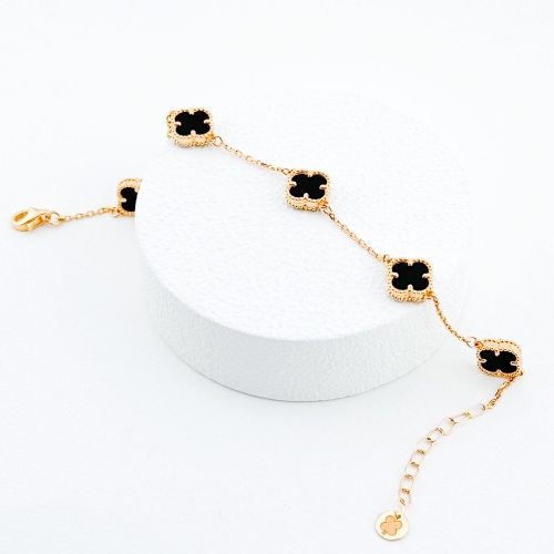Золотой браслет Клевер с ониксом. Артикул: 6926