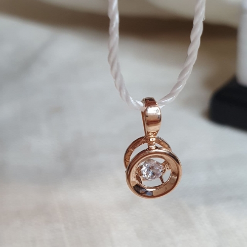 Золотий підвіс з плаваючим фіанітом. Артикул: 001861