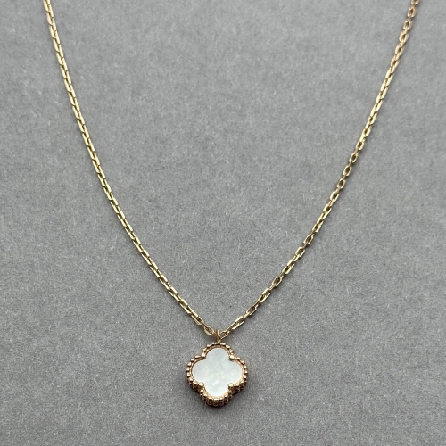 Золотое колье Клевер с перламутром. Артикул: 009167