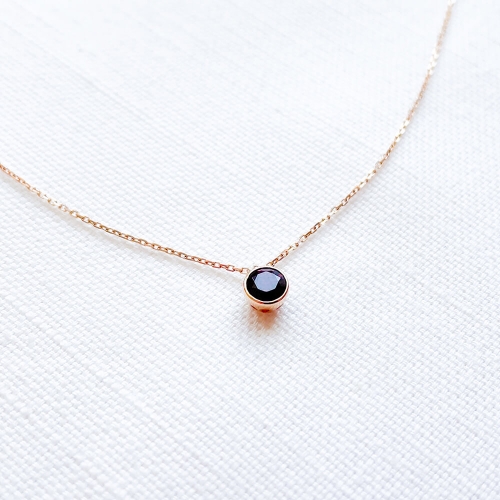 Золотое колье с гранатом. Артикул: 005291