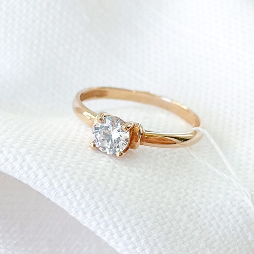 Золотое кольцо со вставкой фианита. Артикул: 000830