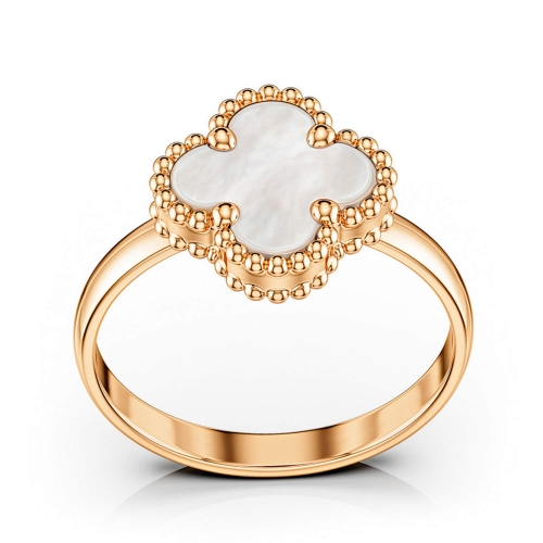 Золотое кольцо Клевер с перламутром. Артикул: 010071