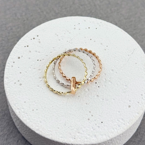 Золота каблучка з кульками. Артикул: 010883