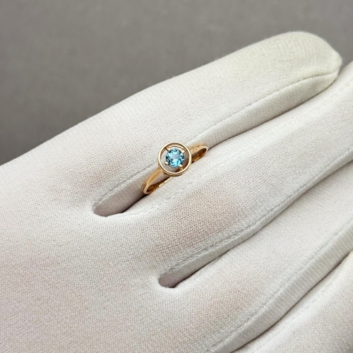 Золота каблучка з топазом. Артикул: 009833