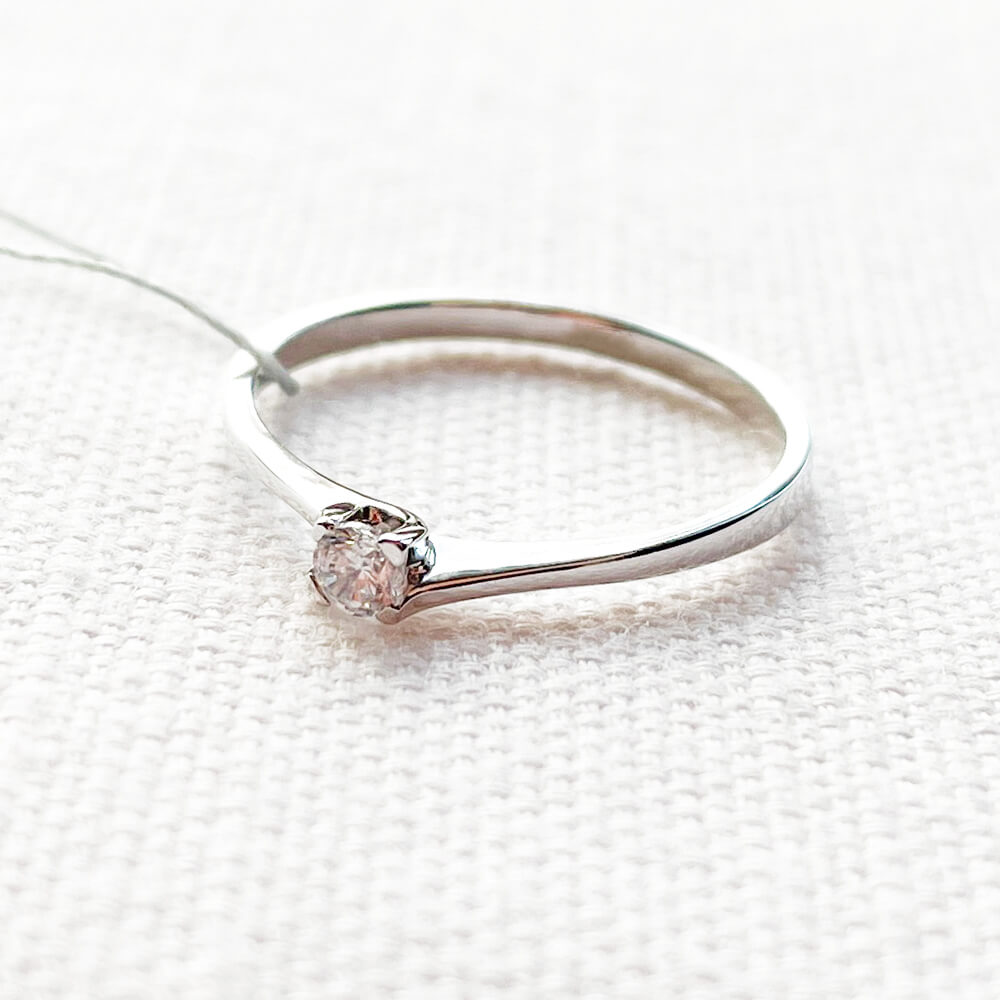 Золота каблучка з фіанітом. Арт. 003810