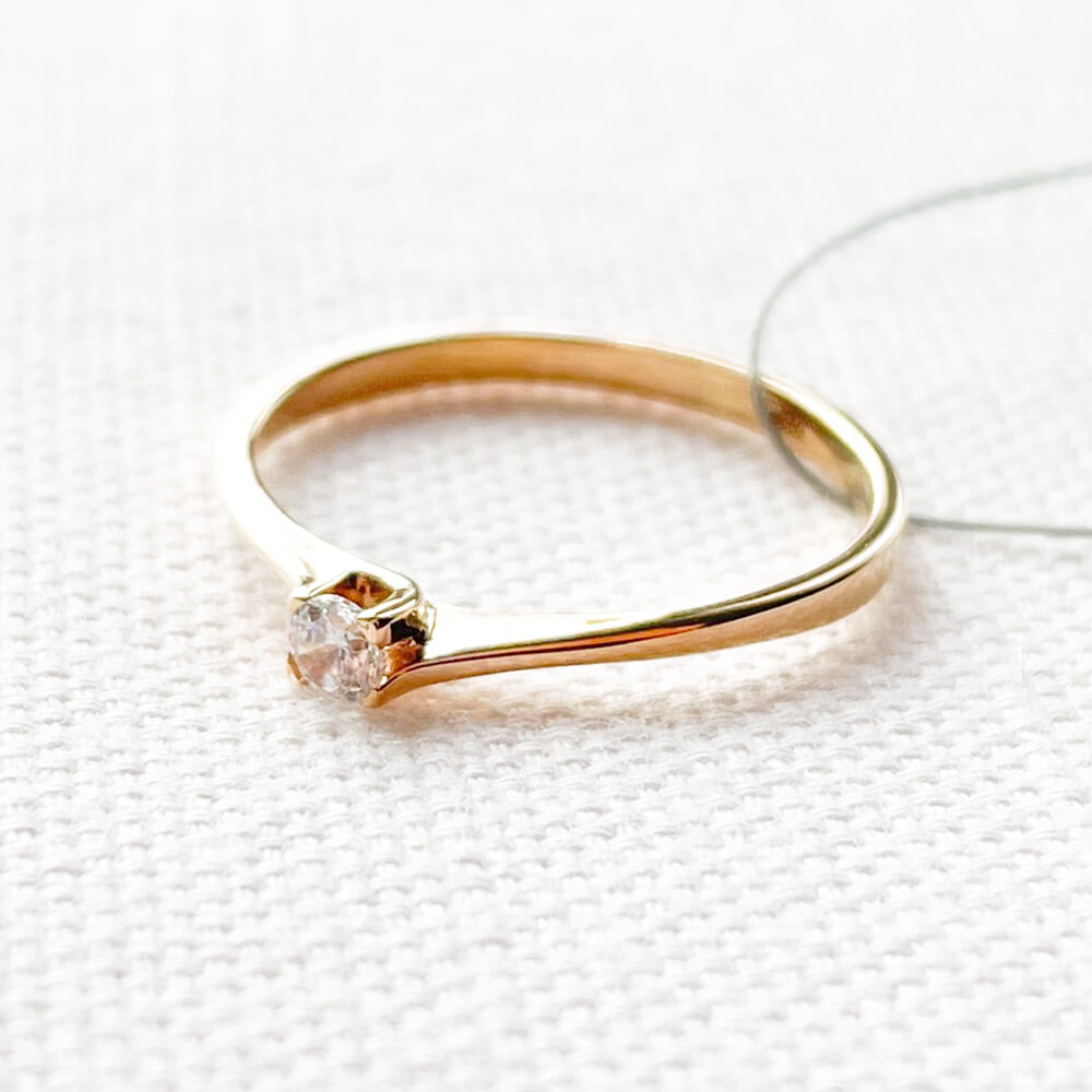 Золотое кольцо со вставкой фианита. Арт. 003813