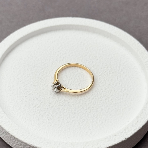 Золота каблучка зі вставкою фіаніту. Артикул: 000807