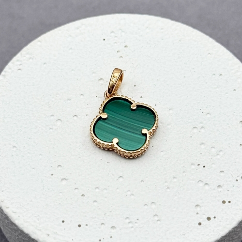 Золотий підвіс Клевер з малахітом. Артикул: 007680