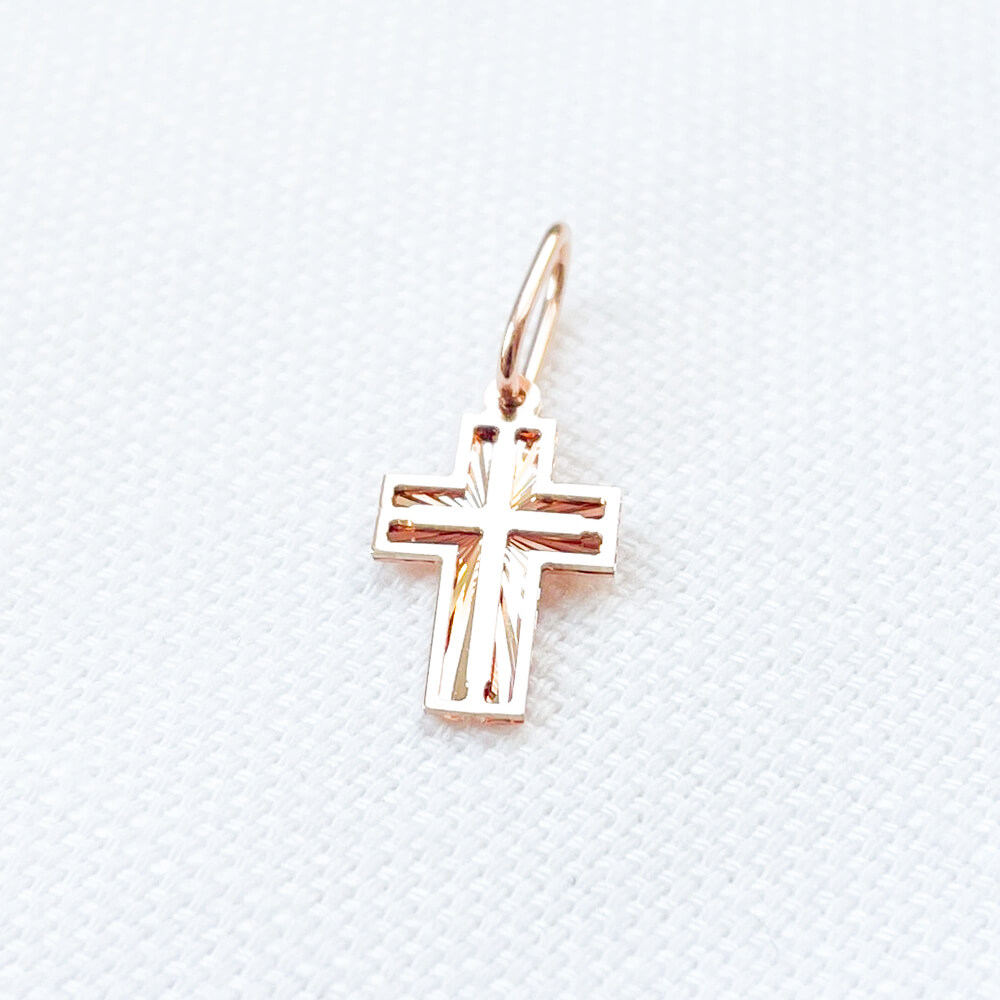 Золотой крестик с алмазной гранью. Артикул: 005664