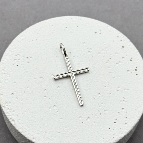 Золотой крестик со вставкой фианитов. Артикул 009215