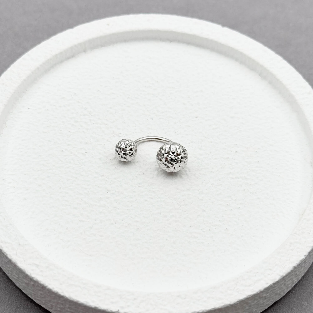 Золота сережка з алмазними кульками. Артикул: 008648