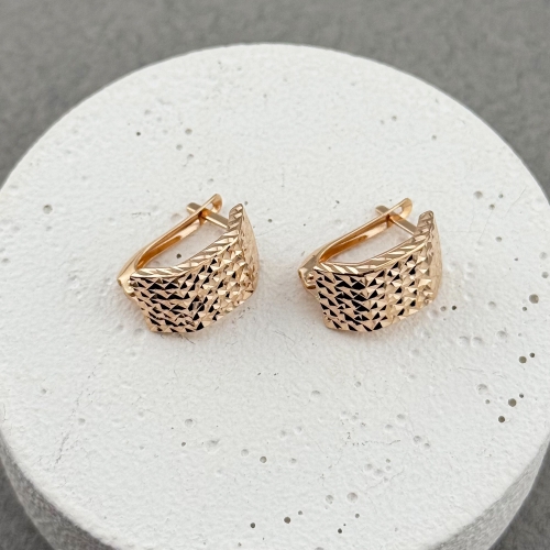 Золотые сережки с алмазной гранью. Артикул: 010929