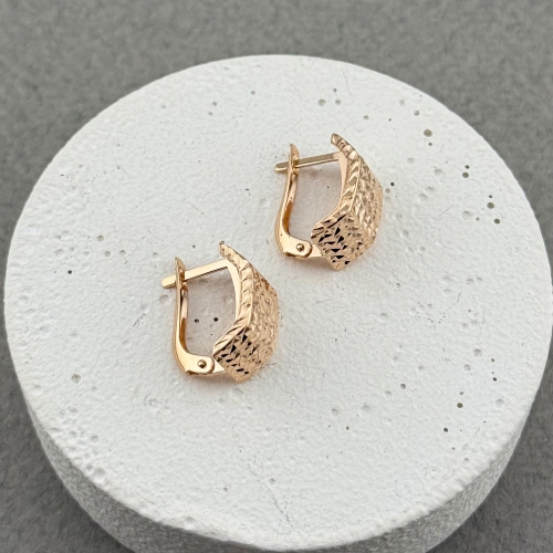 Золотые сережки с алмазной гранью. Артикул: 010929