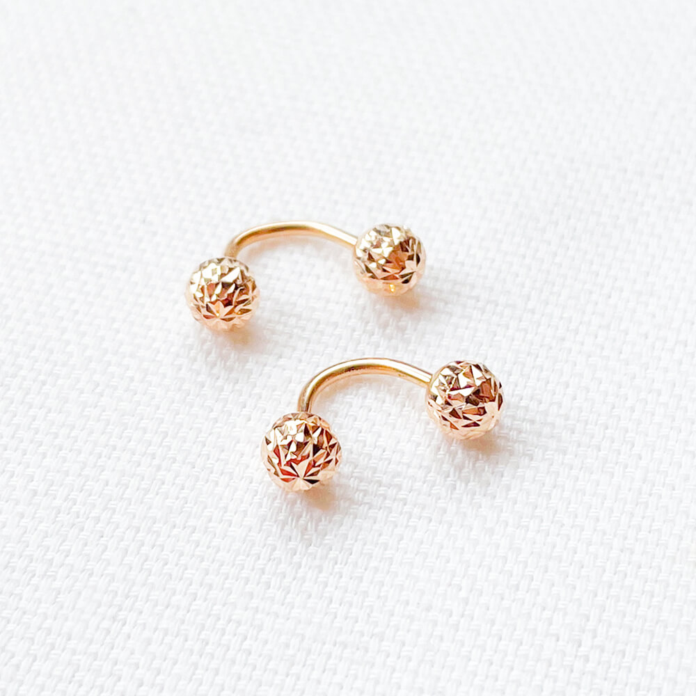 Золотые сережки с алмазными шариками. Артикул: 005760