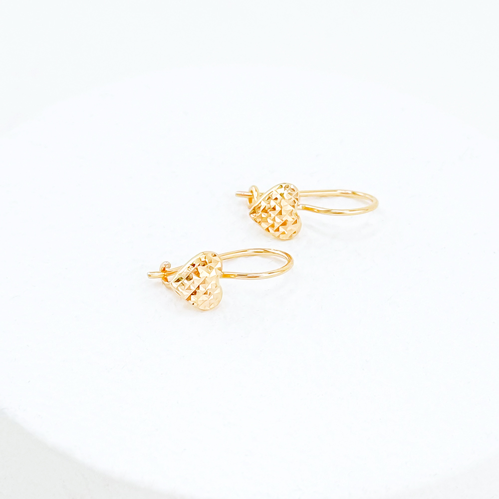 Золоті сережки Серця з алмазною гранню. Артикул: 7037