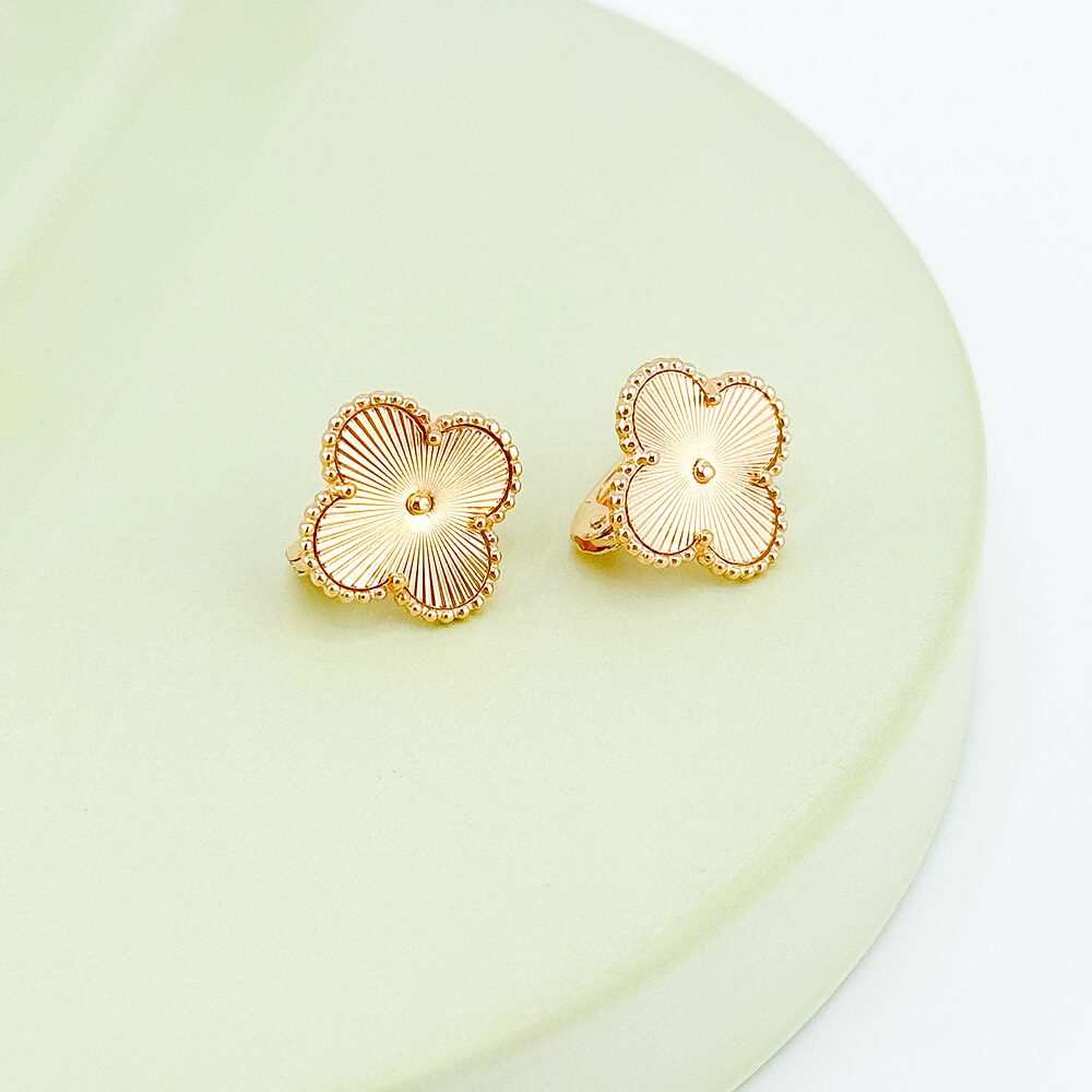 Золоті сережки Клевер з алмазною гранню. Артикул 006540