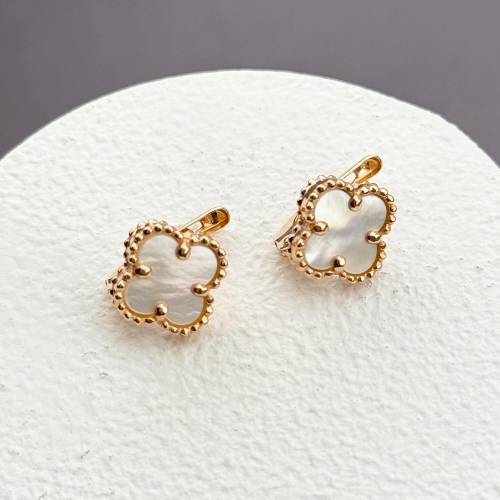 Золотые серьги Клевер с перламутром. Артикул 009700