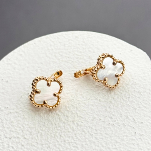 Золотые серьги Клевер с перламутром. Артикул 009700