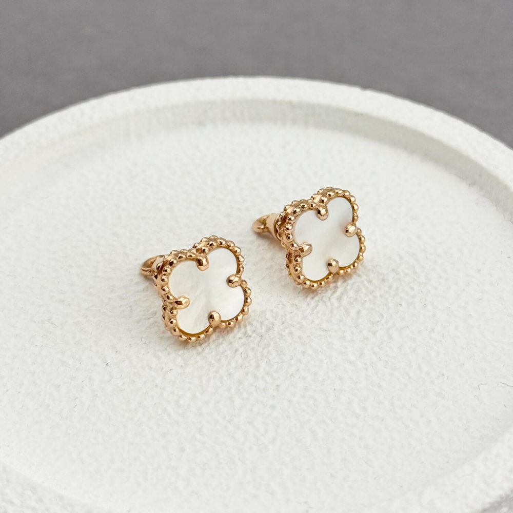 Золотые серьги Клевер с перламутром. Артикул 010059