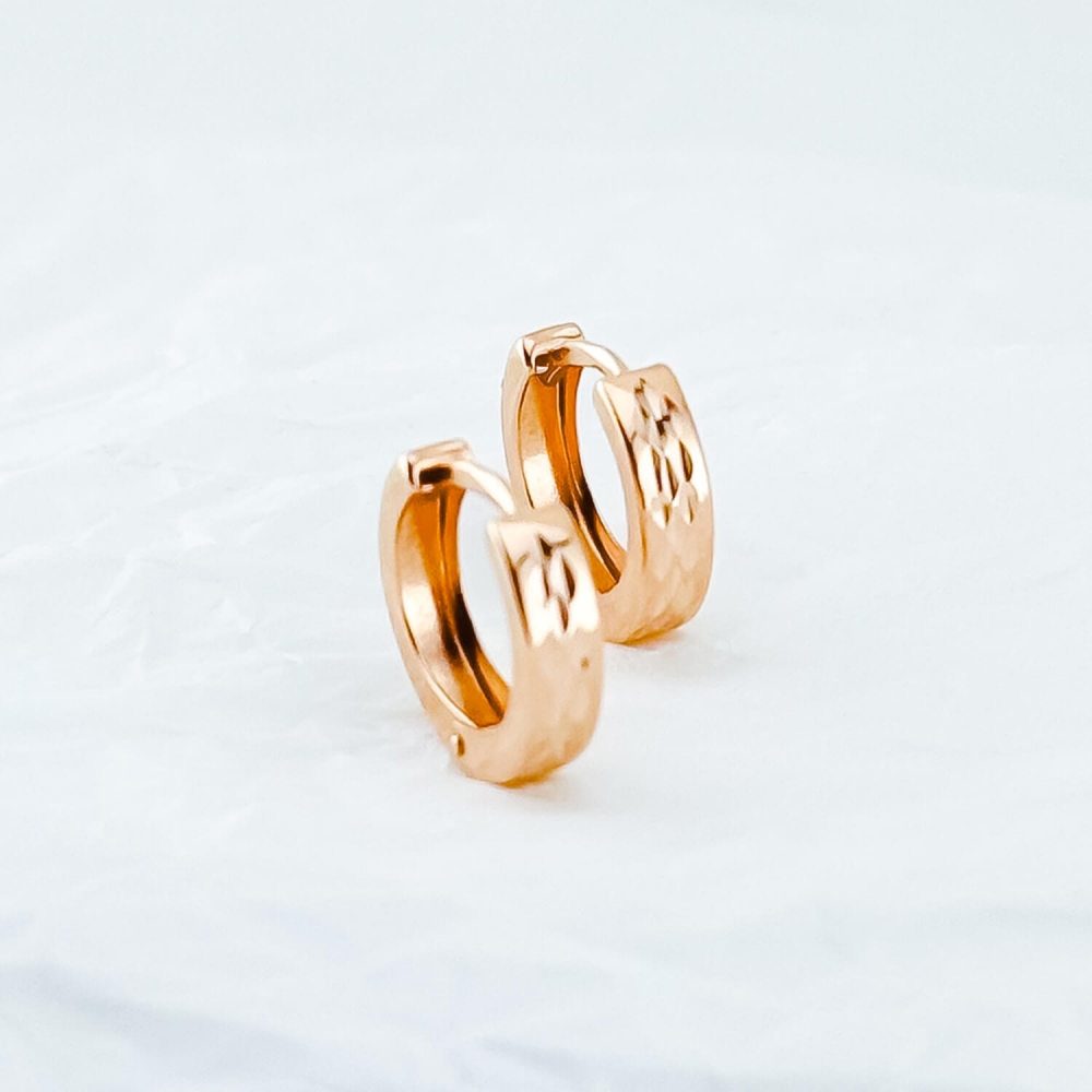 Золотые серьги-кольца с алмазной гранью. Артикул: 008190