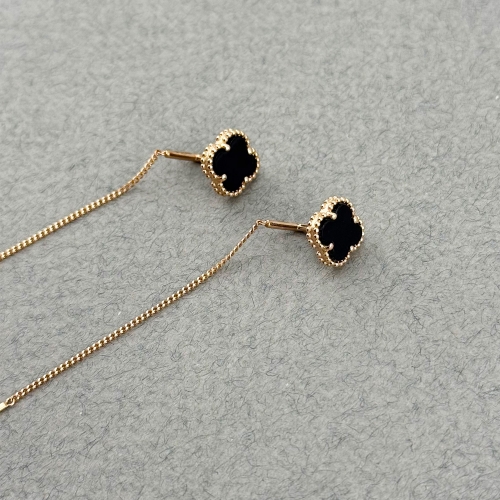 Золоті сережки-протяжки Конюшина з оніксом. Артикул: 011016