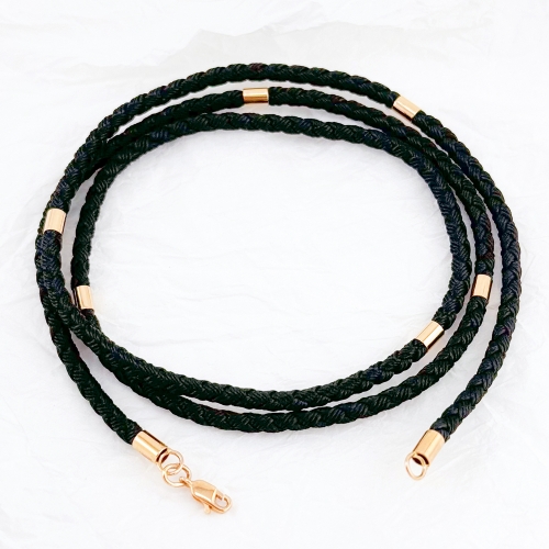 Чорний шовковий ювелірний шнурок 3мм з 6 золотими вставками. Артикул: 010366